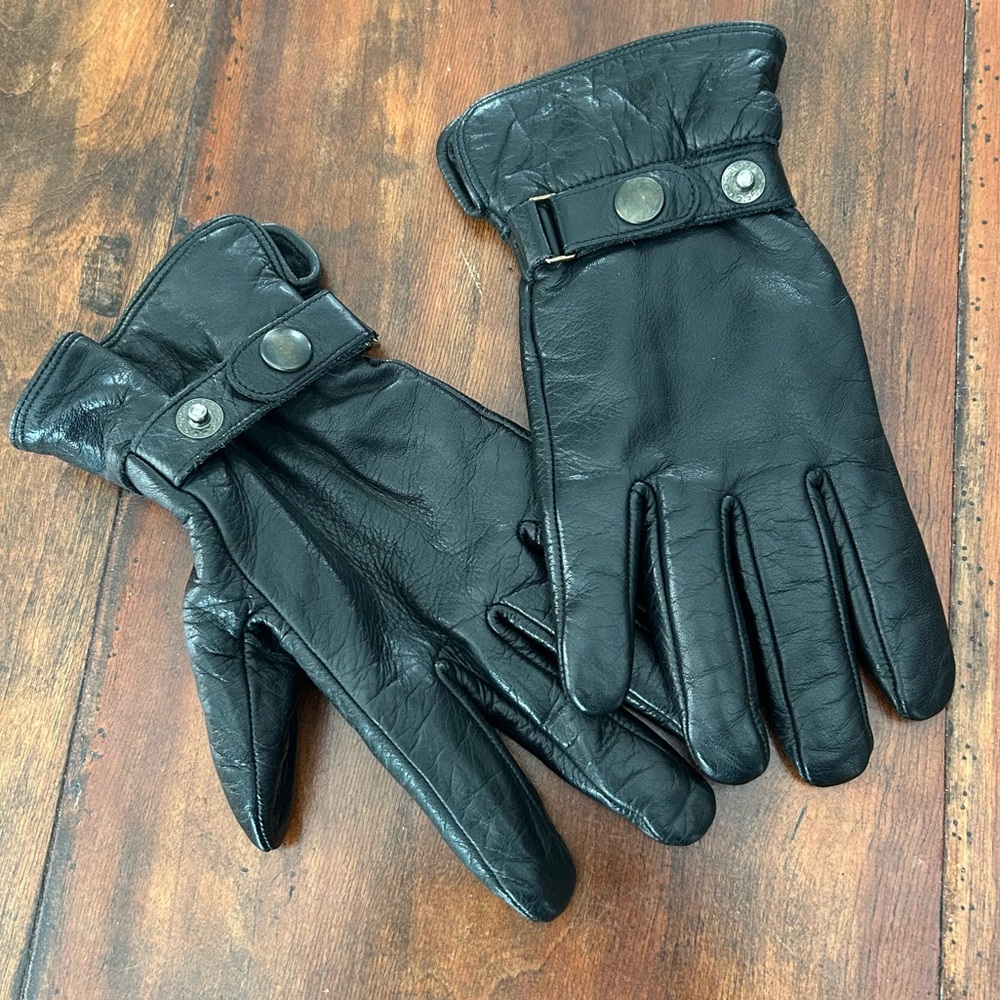 ❄️ 50% off winter Agnis B black leather snap strap driving gloves